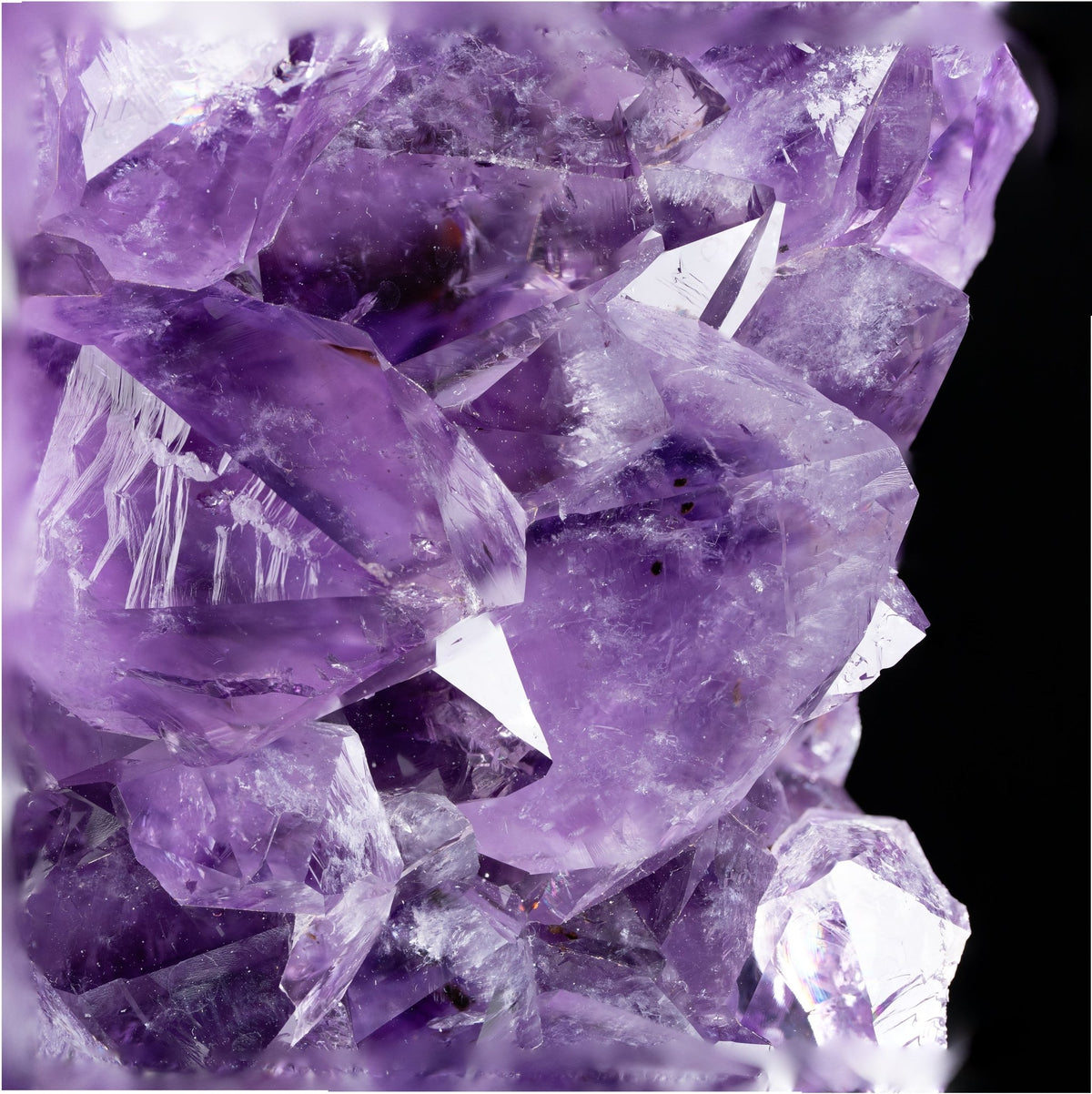 Amethyst Kristall auf goldenem Stand - Epomina