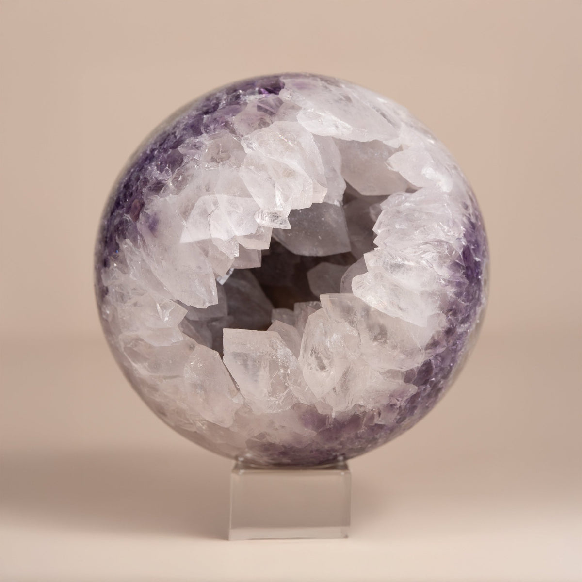 Amethyst Kugel mit offenem Kristallkern - Epomina
